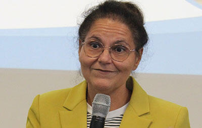 Sylvia-Hakimpour-Zern spricht auf der Auftaktveranstaltung der Initiative „Stärkung der psychischen Gesundheit von Kindern und Jugendlichen in Schleswig-Holstein“